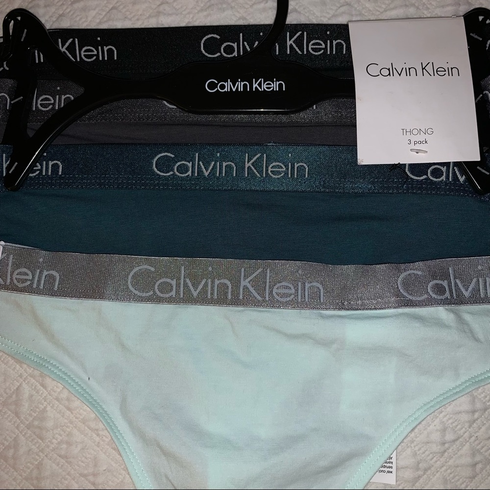 Calvin Klein 4- Pack Thongs